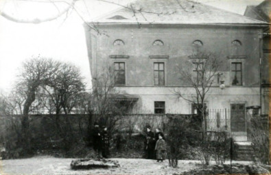 Stadtarchiv Weimar, 60 10-5/11, Blick auf die Nordseite des Hoftheaters, um 1890