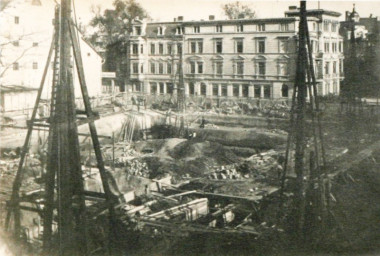 Stadtarchiv Weimar, 60 10-5/11, Blick auf die Baugrube für den Theaterneubau, 1907