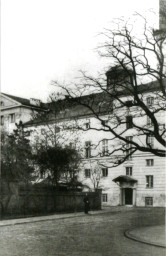 Stadtarchiv Weimar, 60 10-5/11, Blick auf die Westseite des Hoftheaters, um 1910