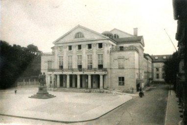 Stadtarchiv Weimar, 60 10-5/11, Blick auf den Theaterplatz, nach 1908