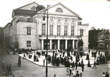 Stadtarchiv Weimar, 60 10-5/11, Blick auf den Theaterplatz , 1913