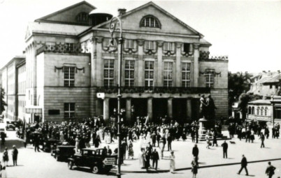 Stadtarchiv Weimar, 60 10-5/11, Blick auf den Theaterplatz , um 1925