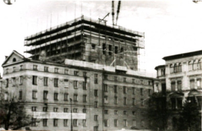 Stadtarchiv Weimar, 60 10-5/11, Blick auf das Deutsche Nationaltheater, 1946