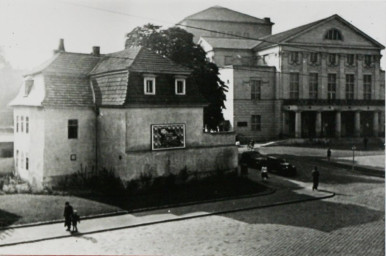 Stadtarchiv Weimar, 60 10-5/11, Blick zum Deutschen Nationaltheater, 1950