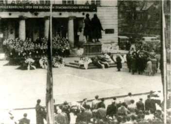 Stadtarchiv Weimar, 60 10-5/11, Blick auf den Theaterplatz, 1959