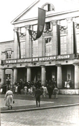 Stadtarchiv Weimar, 60 10-5/11, Blick auf das Deutsche Nationaltheater , ohne Datum