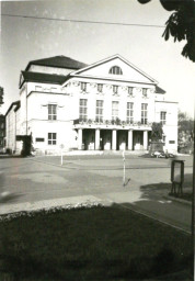 Stadtarchiv Weimar, 60 10-5/11, Blick auf den Theaterplatz , 1970