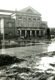 Stadtarchiv Weimar, 60 10-5/11, Blick auf den Theaterplatz, ohne Datum