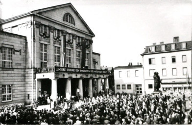 Stadtarchiv Weimar, 60 10-5/11, Blick auf den Theaterplatz , ohne Datum