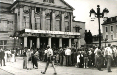 Stadtarchiv Weimar, 60 10-5/11, Blick auf den Theaterplatz , ohne Datum