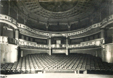 Stadtarchiv Weimar, 60 10-5/11, Innenansicht des Deutschen Nationaltheaters, ohne Datum