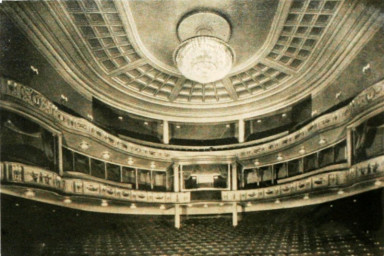 Stadtarchiv Weimar, 60 10-5/11, Innenansicht des Deutschen Nationaltheaters, nach 1940