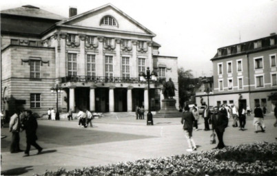 Stadtarchiv Weimar, 60 10-5/12, Blick auf den Theaterplatz , ohne Datum