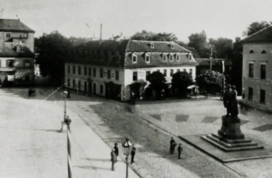 Stadtarchiv Weimar, 60 10-5/12, Blick auf den Theaterplatz, vor 1900