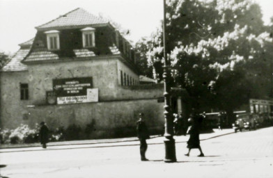 Stadtarchiv Weimar, 60 10-5/12, Blick auf den Theaterplatz 1a, um 1950