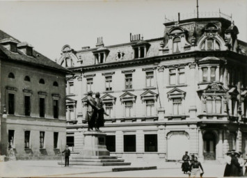 Stadtarchiv Weimar, 60 10-5/12, Theaterplatz 2a/ Wielandstraße 1, um 1900