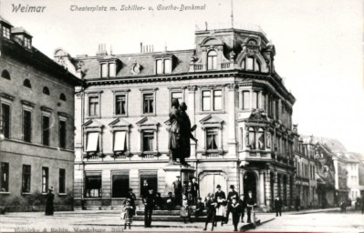 Stadtarchiv Weimar, 60 10-5/12, Blick auf den Theaterplatz, um 1900