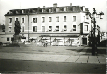 Stadtarchiv Weimar, 60 10-5/12, Blick auf den Theaterplatz , ohne Datum