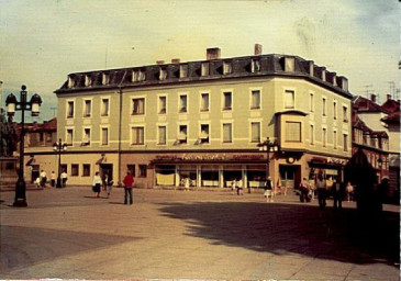 Stadtarchiv Weimar, 60 10-5/12, Blick auf den Theaterplatz, 1988