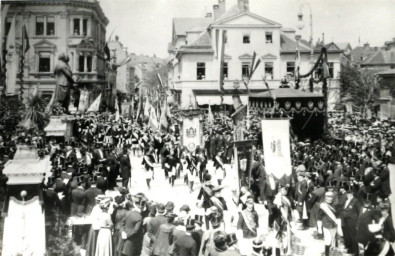 Stadtarchiv Weimar, 60 10-5/12, Blick auf den Theaterplatz, 1905