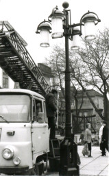 Stadtarchiv Weimar, 60 10-5/12, Blick auf den Theaterplatz , 1986