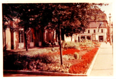 Stadtarchiv Weimar, 60 10-5/12, Blick auf den Theaterplatz, 1960