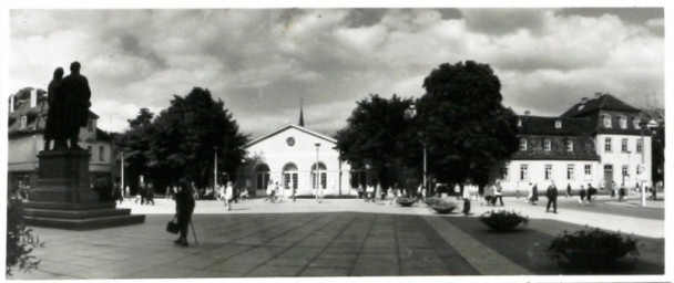 Stadtarchiv Weimar, 60 10-5/12, Blick auf den Theaterplatz, 1974