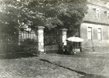 Stadtarchiv Weimar, 60 10-5/12, Blick auf den Theaterplatz, um 1900