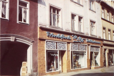 Stadtarchiv Weimar, 60 10-5/13, Blick in die Wielandstraße , 1989