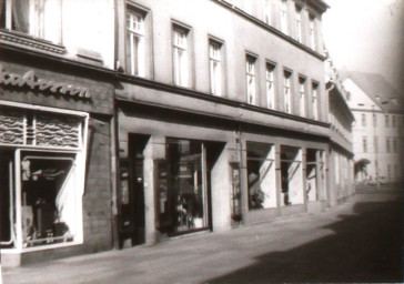 Stadtarchiv Weimar, 60 10-5/13, Blick in die Wielandstraße , 1988