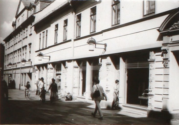 Stadtarchiv Weimar, 60 10-5/13, Blick in die Wielandstraße , 1988