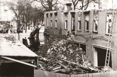 Stadtarchiv Weimar, 60 10-5/13, Blick auf das Haus Wielandstraße 4, 1981