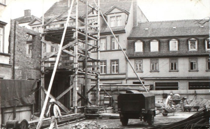 Stadtarchiv Weimar, 60 10-5/13, Blick auf die Baustelle Wielandstraße 4, 1982