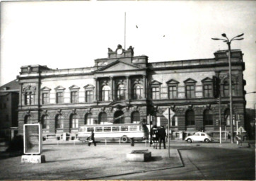 Stadtarchiv Weimar, 60 10-5/14, Blick aus dem Graben auf den Goetheplatz, 1974