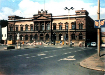 Stadtarchiv Weimar, 60 10-5/14, Blick auf die Hauptpost am Goetheplatz, 1988