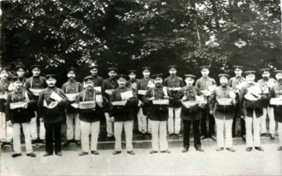 Stadtarchiv Weimar, 60 10-5/14, Briefträger des Hauptpostamtes Weimar, 1908