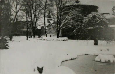 Stadtarchiv Weimar, 60 10-5/15, Blick in die Grünanlage am Karlsplatz , um 1900