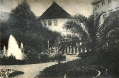 Stadtarchiv Weimar, 60 10-5/15, Blick in die Grünanlage am Karlsplatz , um 1900