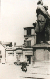 Stadtarchiv Weimar, 60 10-5/15, Blick auf den Theaterplatz, um 1930