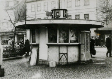 Stadtarchiv Weimar, 60 10-5/15, HO-Kiosk am Goetheplatz, 1966