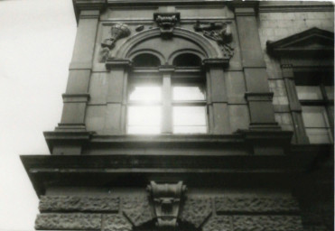 Stadtarchiv Weimar, 60 10-5/15, Blick auf die Gebäudeecke des Postamtes am Goetheplatz, ohne Datum