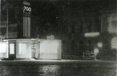 Stadtarchiv Weimar, 60 10-5/15, Blick auf den Goetheplatz am Abend , ohne Datum