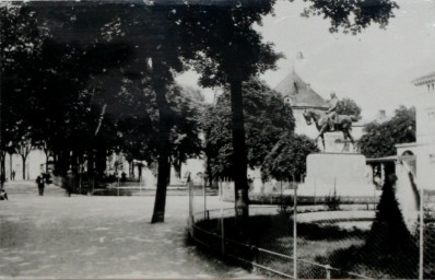 Stadtarchiv Weimar, 60 10-5/15, Blick auf den Karlsplatz, 1905