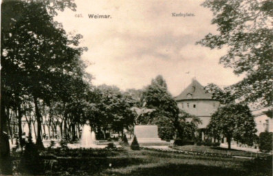 Stadtarchiv Weimar, 60 10-5/15, Blick in die Grünanlage am Karlsplatz, 1910