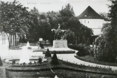 Stadtarchiv Weimar, 60 10-5/15, Blick auf  die Grünanlage am Karlsplatz, ohne Datum