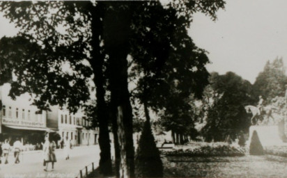 Stadtarchiv Weimar, 60 10-5/15, Blick auf den Karlsplatz, um 1920