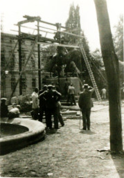 Stadtarchiv Weimar, 60 10-5/15, Carl-Alexander-Denkmal am Karlsplatz , um 1942