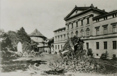 Stadtarchiv Weimar, 60 10-5/15, Blick auf Restaurant "Erholung" und Kasseturm am Goetheplatz, um 1900