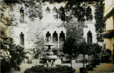 Stadtarchiv Weimar, 60 10-5/15, Blick Venezianische Fassade des Museums, ohne Datum