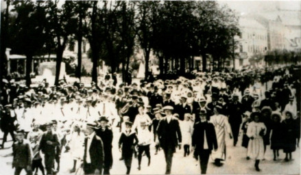 Stadtarchiv Weimar, 60 10-5/15, Blick auf den Karlsplatz , um 1911